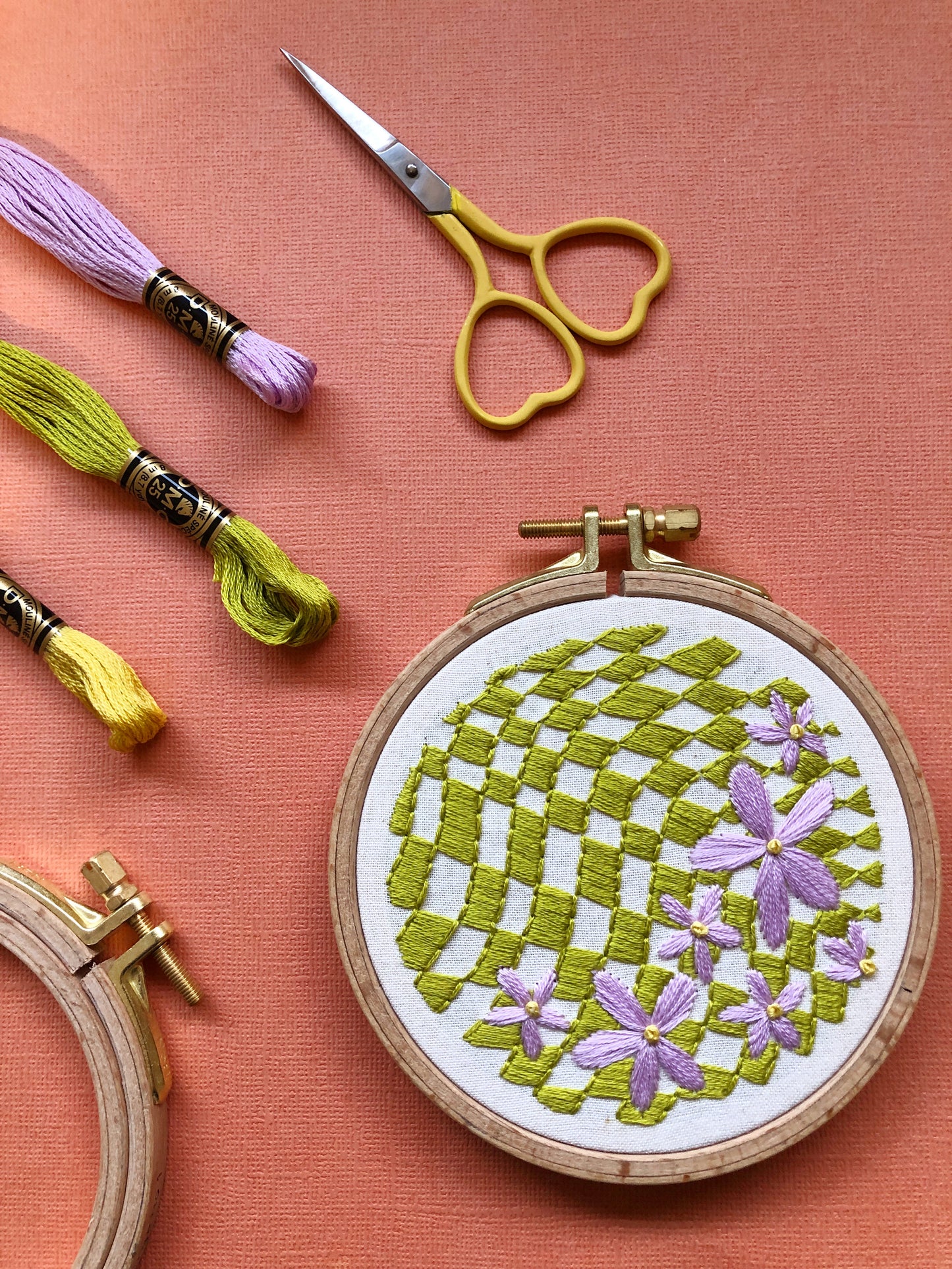 Checkerboard Daisy - DIY Beginner Embroidery Craft Kit