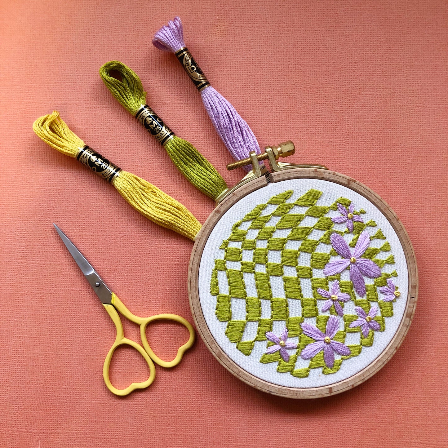 Checkerboard Daisy - DIY Beginner Embroidery Craft Kit